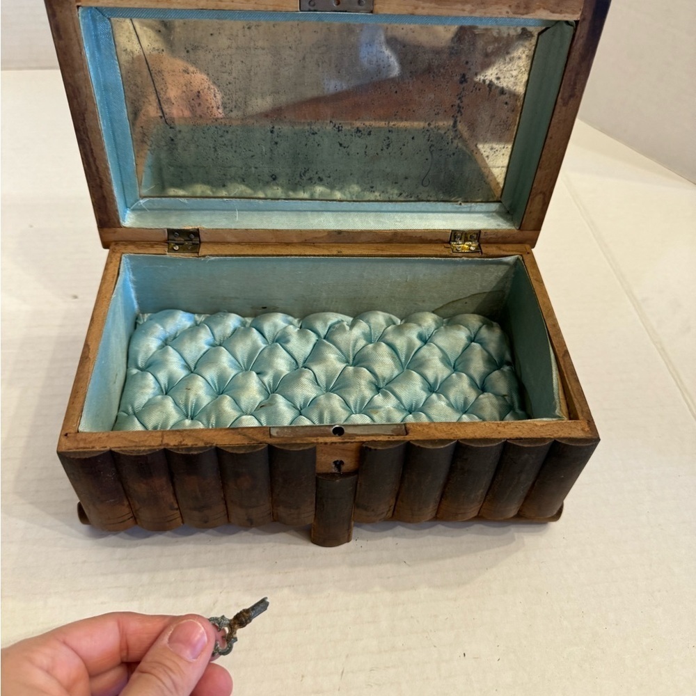 Antique Olive Wood Italian Vanity Box Olive Keepsake Jewelry Holder Decor VTG